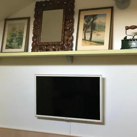 At9 לינה וארוחת בוקר